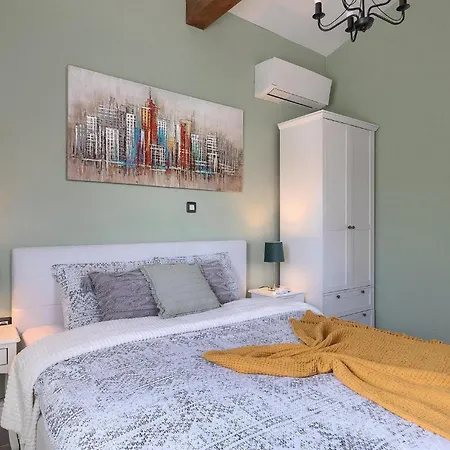 Krasna Kuca * بولا