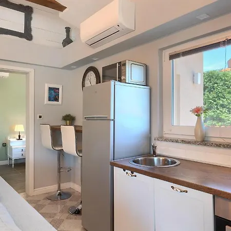 Krasna Kuca بيت للعطل *