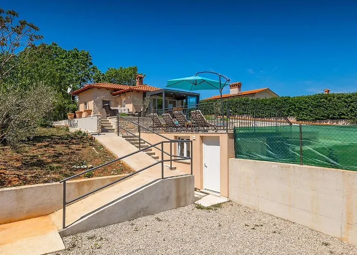 Krasna Kuca Holiday home *