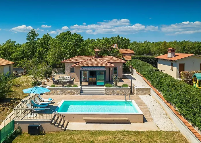 Krasna Kuca Holiday home *