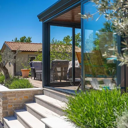 Krasna Kuca 度假居 *