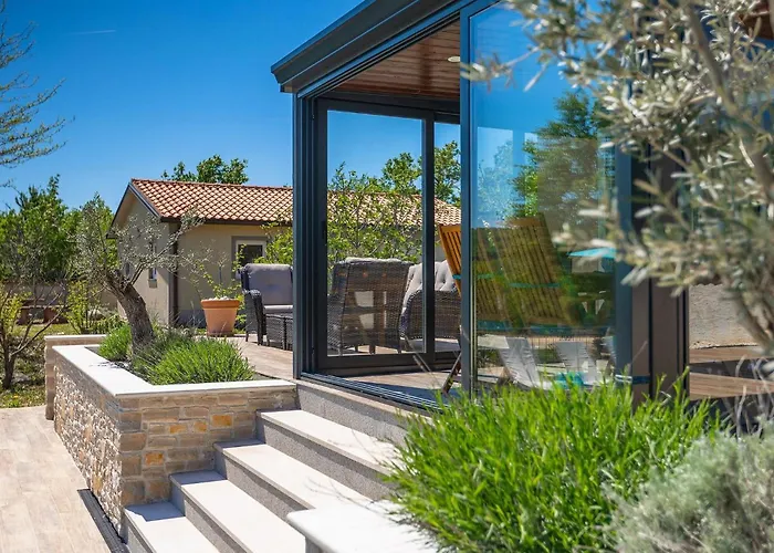 Krasna Kuca 度假居 *